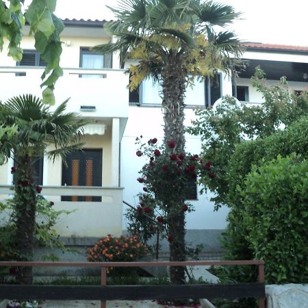 Apartments Nevenka Krk Town Buitenkant foto